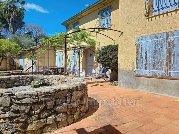 Villa 10 pièces