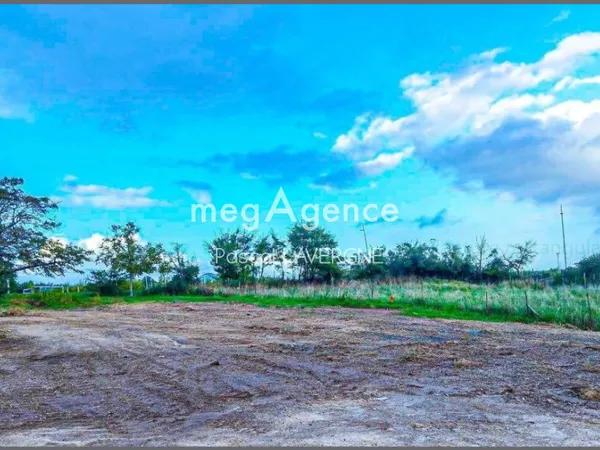 Terrain à bâtir de 640 m2 viabilisé et borné - proximité de Saint-Gilles-Croix-de-Vie - 