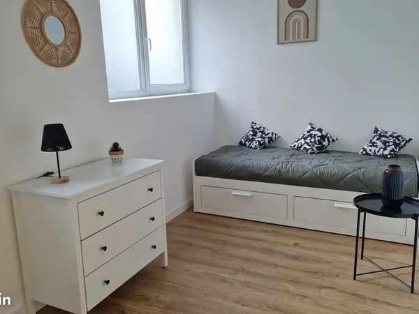 Studio 1 pièce 17 m² 
