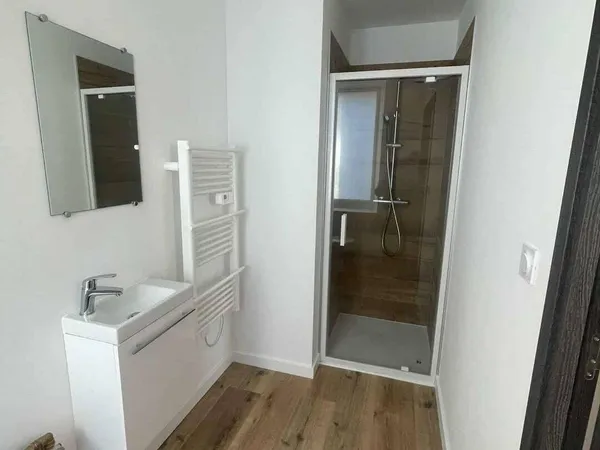 Studio 1 pièce 17 m² 