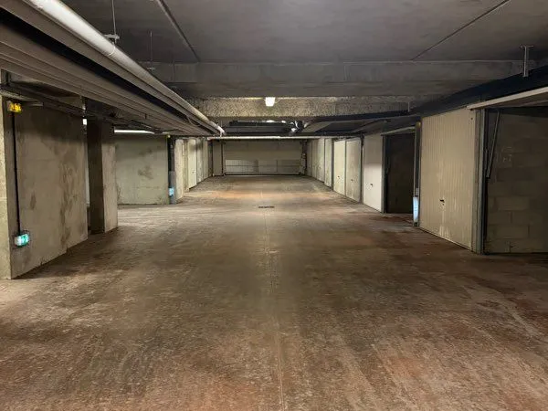 Location garage - quartier (Quartier Mansart / Universitaire) 