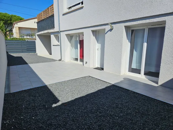 T2 meublé terrasse et parking privé 