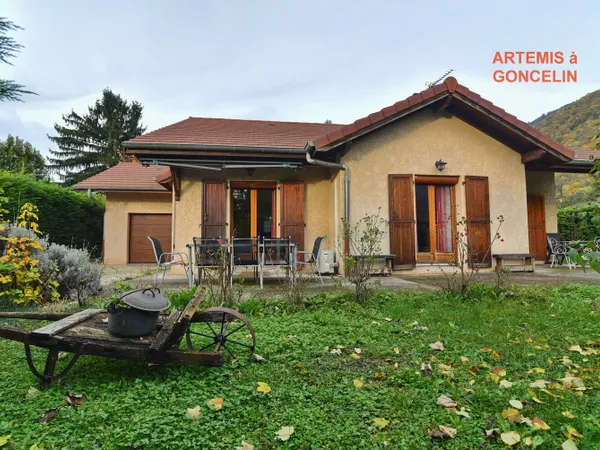 Maison Le Cheylas centre 87.9 m2 hab. + comble 
