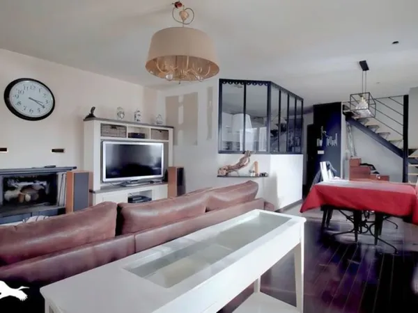 Duplex de 5 pièces principales 