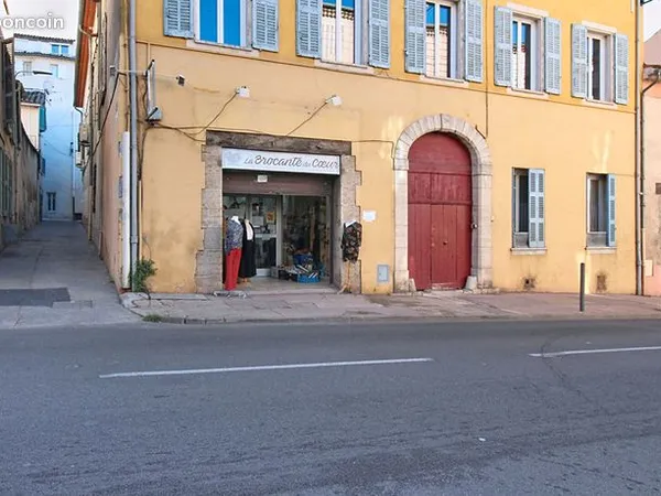Local commercial 220 m² 