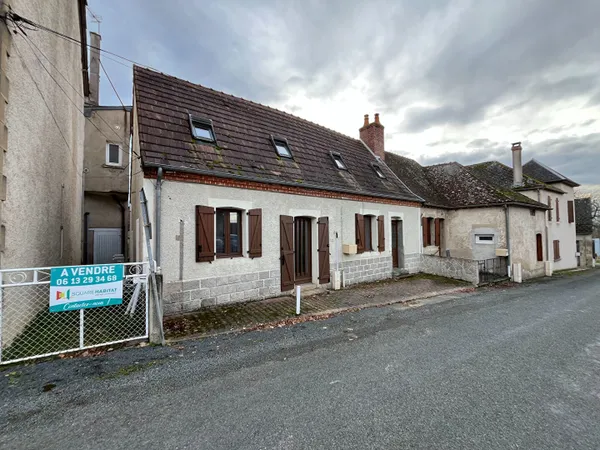 CRONAT. Maison de village directement habitable ! 