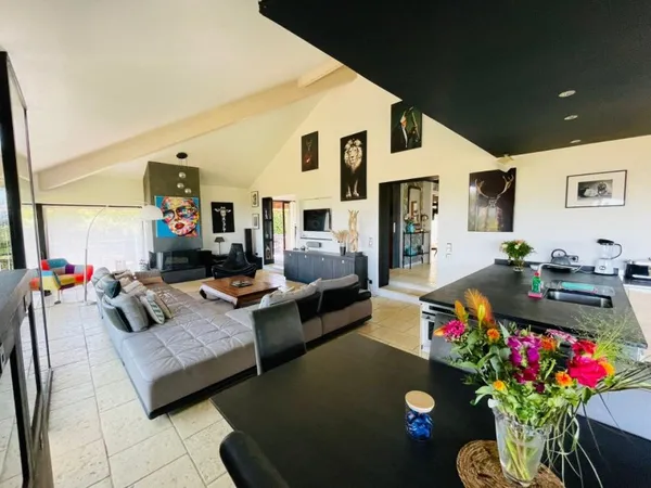 <ï¿½ Somptueuse villa de 300 m2  Colocation haut de gamme