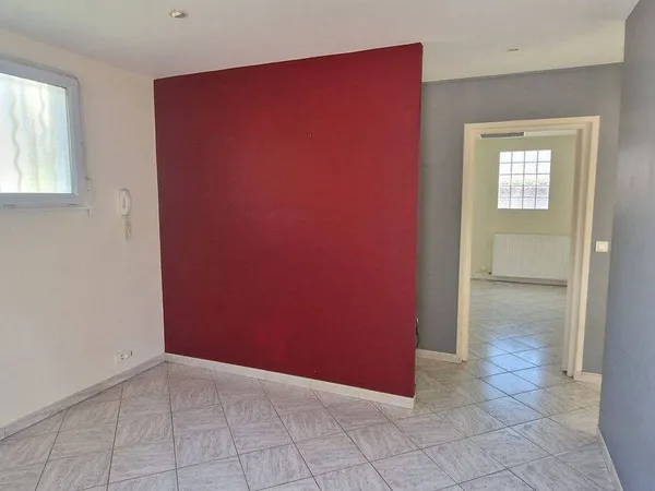 Local d'activité 3 pièces 76 m² 