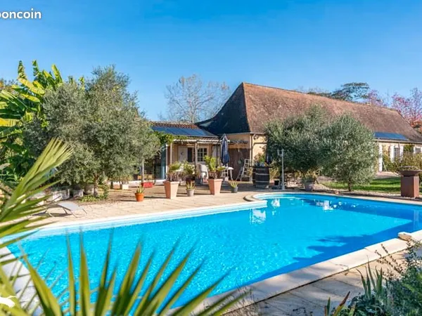 Longère 11 pièces 263 m² 