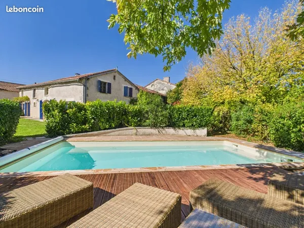 Maison 7 pièces 353 m² 