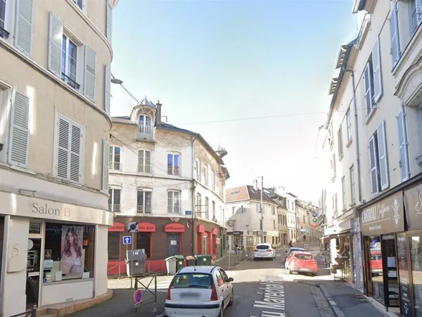 Boutique 2 pièces 90 m² 