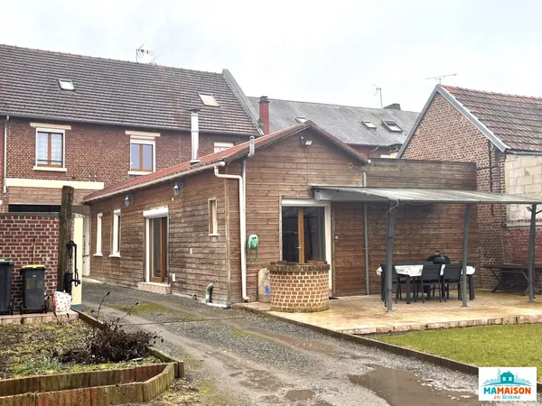 Grande maison avec grandes dépendances 