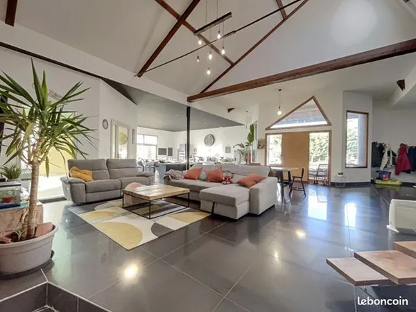 Maison 9 pièces 300 m² 