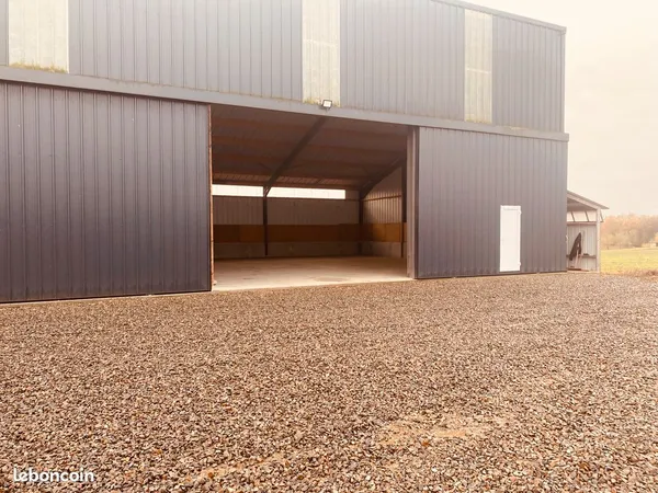 Hangar / cellule de stockage 