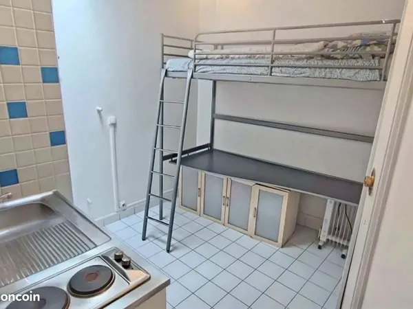 Studio 1 pièce 9 m² 
