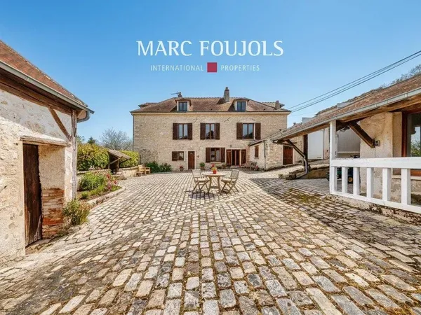 Maison 7 pièces 250 m² 