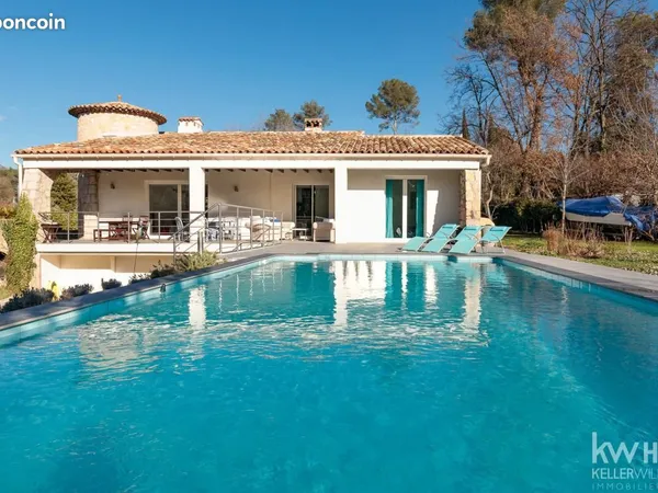 Villa 5 pièces 241 m² 
