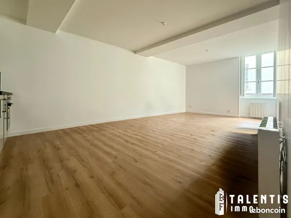 Studio 1 pièce 32 m² 