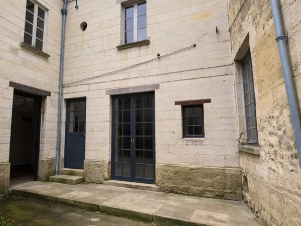 Immeuble coeur de Baugé à restaurer 
