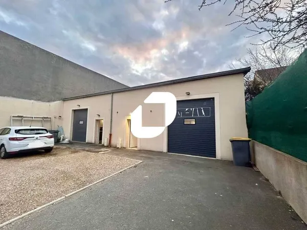 Local d'activité 200 m² 