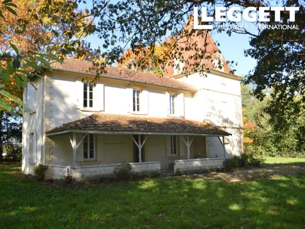 Proche VILLENEUVE, Maison en pierre avec pigeonnier et grange à restaurer sur 5000m² de jardin 