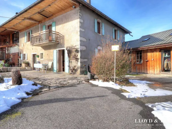 Maison 8 pièces 194 m² 