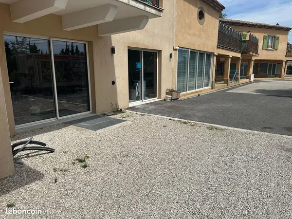 LOCAL COMMERCIAL 60 m² - ROQUEFORT LES PINS - BAIL TOUS COMMERCES 