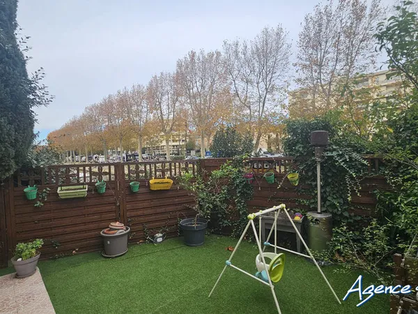 PROCHE CANAL ET HALLES T3 REZ DE JARDIN 