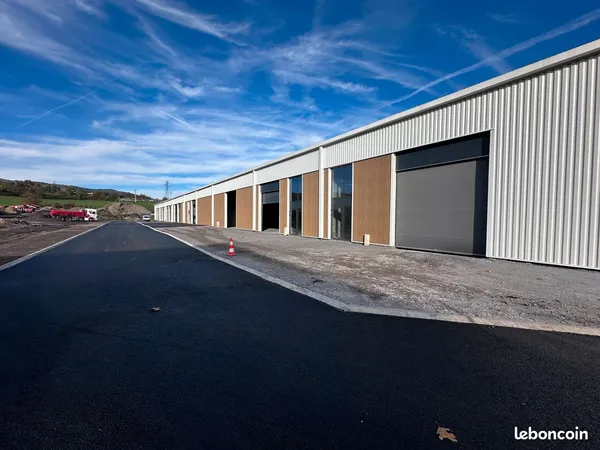 St chamond, stelytech, local 195m2 