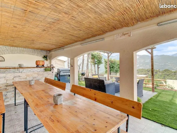 Villa 5 pièces 167 m² 