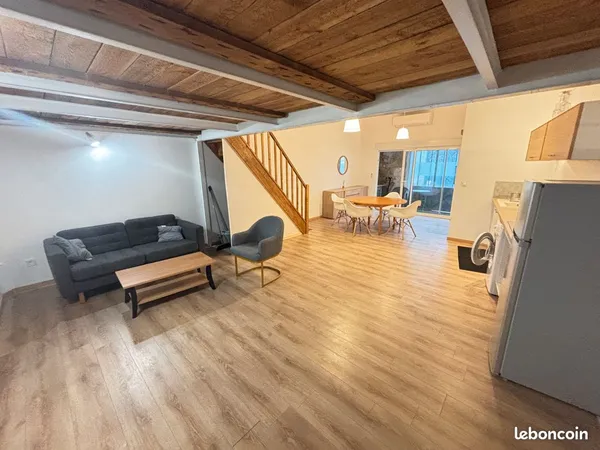 Studio mezzanine rénové et meublé de 38.21m² 