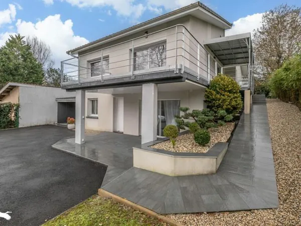Contemporaine de 5 pièces principales 