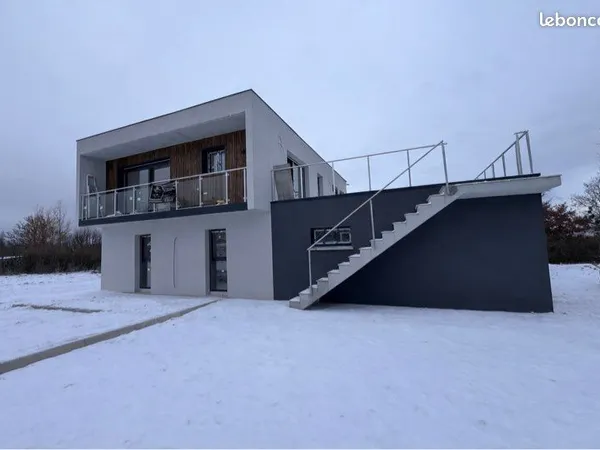 Villa 150m2 avec piscine sur terrasse 