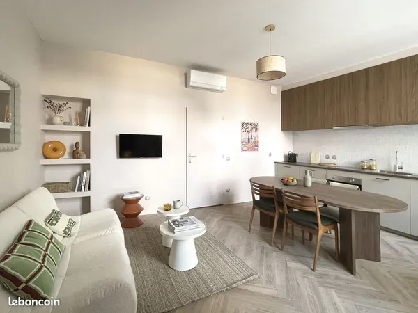 F3 meublé à louer - Reims centre - Entièrement rénové - Terrasse privative 