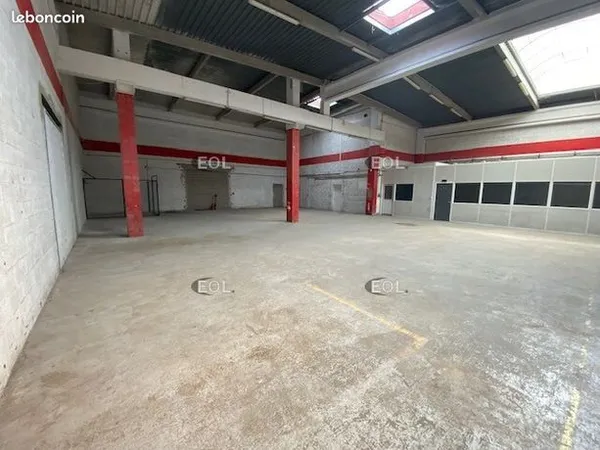 Local commercial 567 m² 