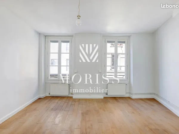 Studio 1 pièce 27 m² 