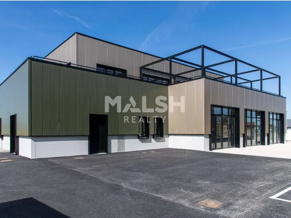 Local commercial 669 m² 