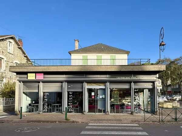 Boulangerie pâtisserie 4 pièces 140 m² 