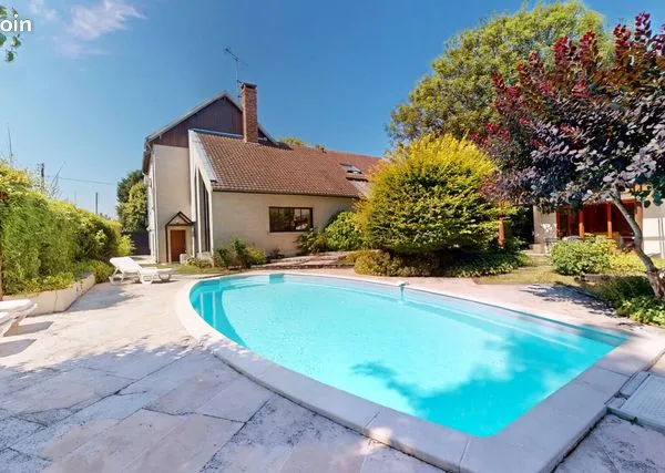 Maison 9 pièces 363 m² 