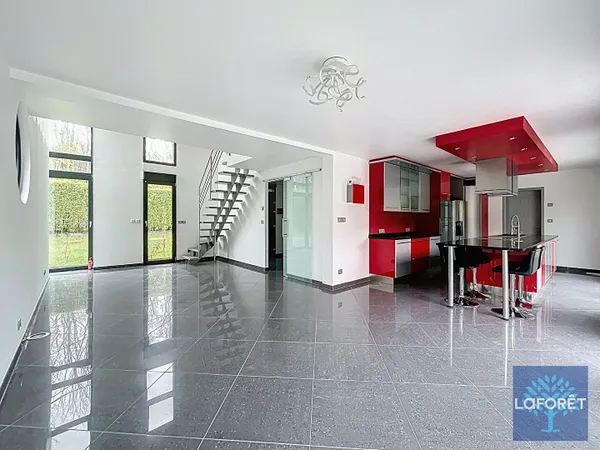 Maison 6 pièces 140 m² 