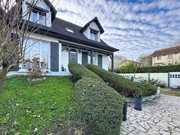 Maison 8 pièces 141 m² 