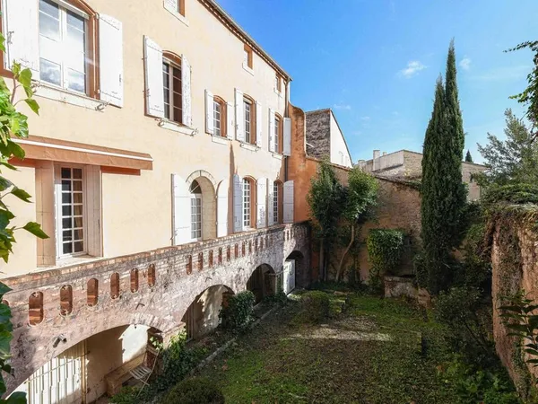 Villa 15 pièces 693 m² 