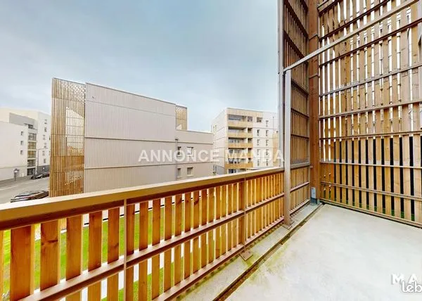 Appartement 4 pièces 77 m² 