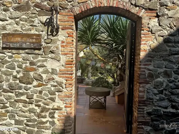 Mas 8 pièces 250 m² 