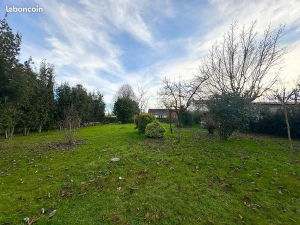 Terrain 1119 m² Léognan 