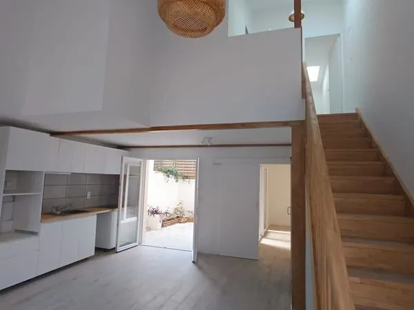 Maison rénovée avec 3 chambres à Saint-Genès 