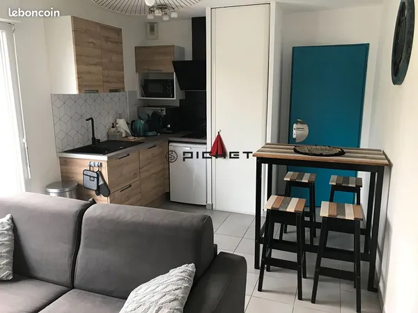 Studio 1 pièce 27 m² 