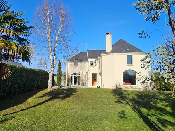 Vends maison lumineuse et calme 