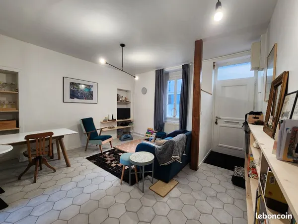 Maison de ville avec cour - proximité gare 