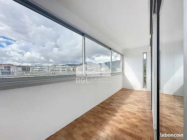 T2 climatisé - Loggia + Parking - Tout à pied | À l'année - Le Lavandou 